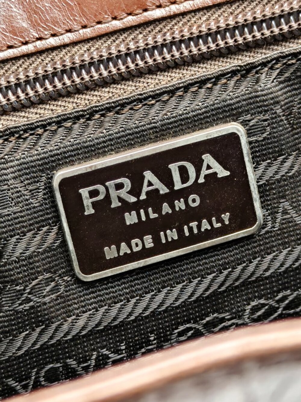 Vintage Prada Brown Leather Shoulder Bag Flap Clasp Logo Purse - Picture 13 of 14